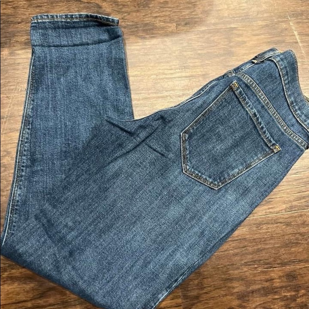 NEVER WORN OLD NAVY JEANS